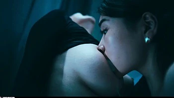 Rae Lil Black's rough lesbian pussy licking and scissoring