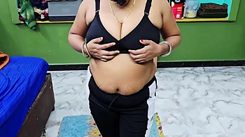 Curvy Indian Bhabhi Shakes Big Ass Naked