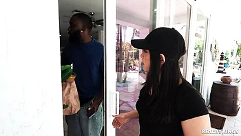 Curvy Emerald Sucks Big Cock Oral Style