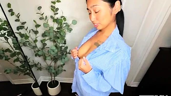 Asian Big-Boobs Babe Solo Shower Masturbation