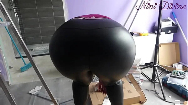 Construction Worker Fucking My Stepmom's Big Ass During Work!