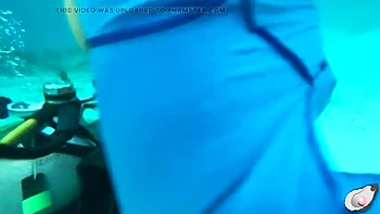 Horny Octopus Fucks Supergirl MILF with Huge Clit Underwater