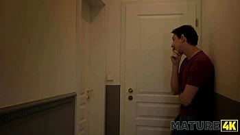 Sexy Over-40 Spanish MILF Larissa Leite Helps Next Door