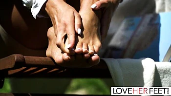 Vince fucks feet in kinky footjob