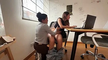 Scarlettandc Lesbian: Big Ass Latina Fucks and Eats Pussy