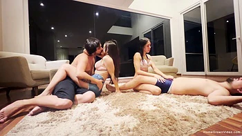 Four Friends Fucking at Home: Emily, Scarlett, Stephan & Elliot