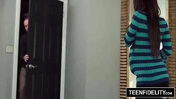 Holly Hendrix Gets Pregnant After Anal Fuck