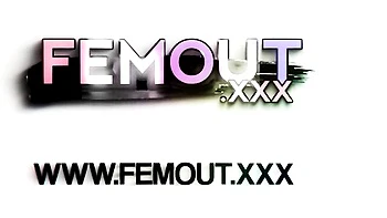 Blonde tgirl solo jerking in heels