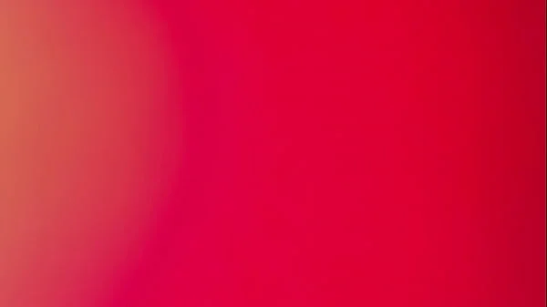 Encontre a la culona de mi hermanastr atrapada bajo la cama y la ayudo restregando me verga en su culo