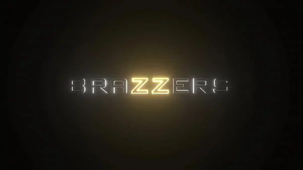 Garage Banned - Ashlyn Peaks, Zoey Sinn / Brazzers  / stream full from www.zzfull.com/bann