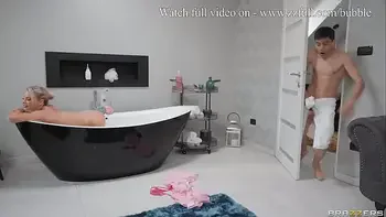 Balls Deep In The MILF's Bubble Bath - Isabelle Deltore / Brazzers  / stream full from www.zzfull.com/bubble