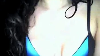 20yo Italian Babe Masturbates Live on Webcam