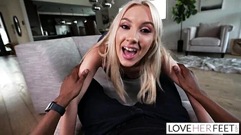 Vanna Bardot’s Kinky Footjob Fetish