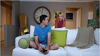 Gamer Girl Lets Stepbro Free Use Her - Becky Summer
