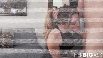 Hottie Karmina Leon - oral porn - Mamacitaz