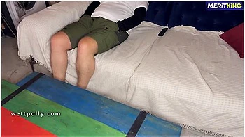 Kargocuyla Sikisen Turk Evli Kadin