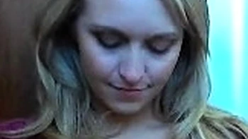 Close up MILF masturbation