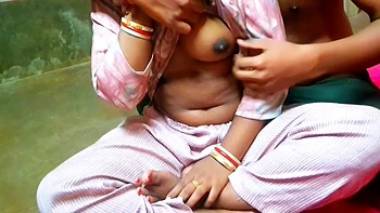 Village Bhabhi - Desi Indian Show Boobs With Lover